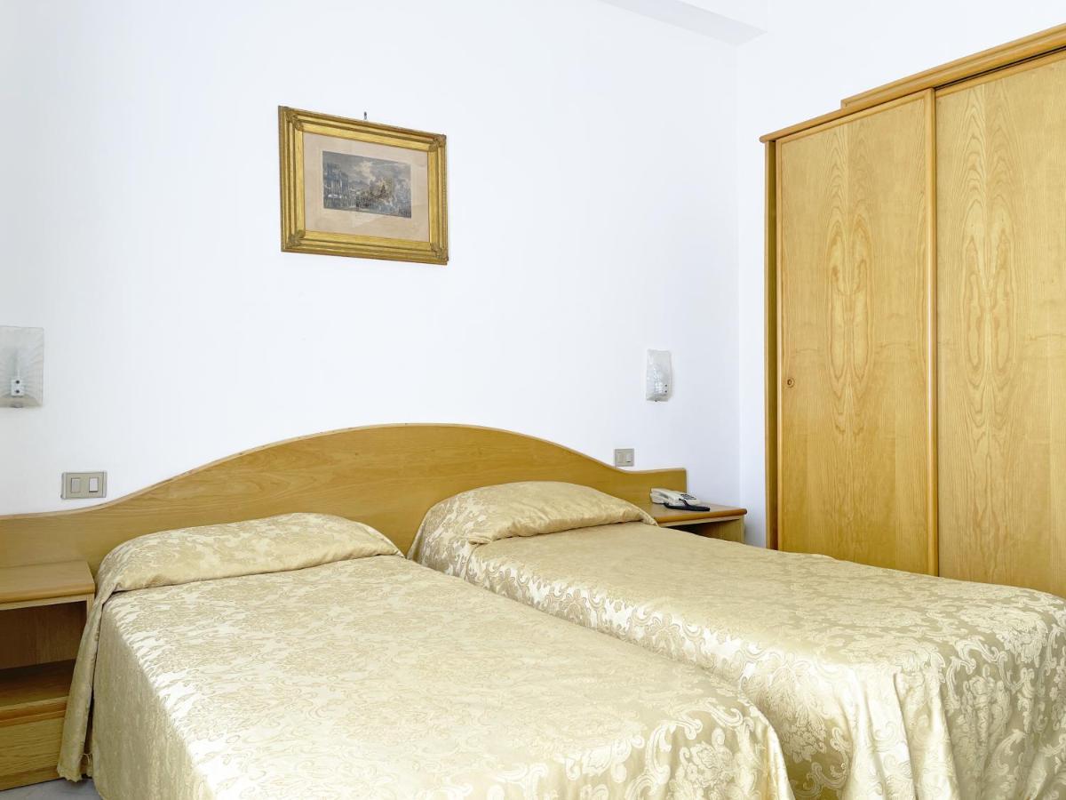 Hotel Reginella SantʼAgata sui Due Golfi Extérieur photo