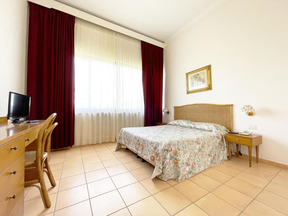 Hotel Reginella SantʼAgata sui Due Golfi Extérieur photo