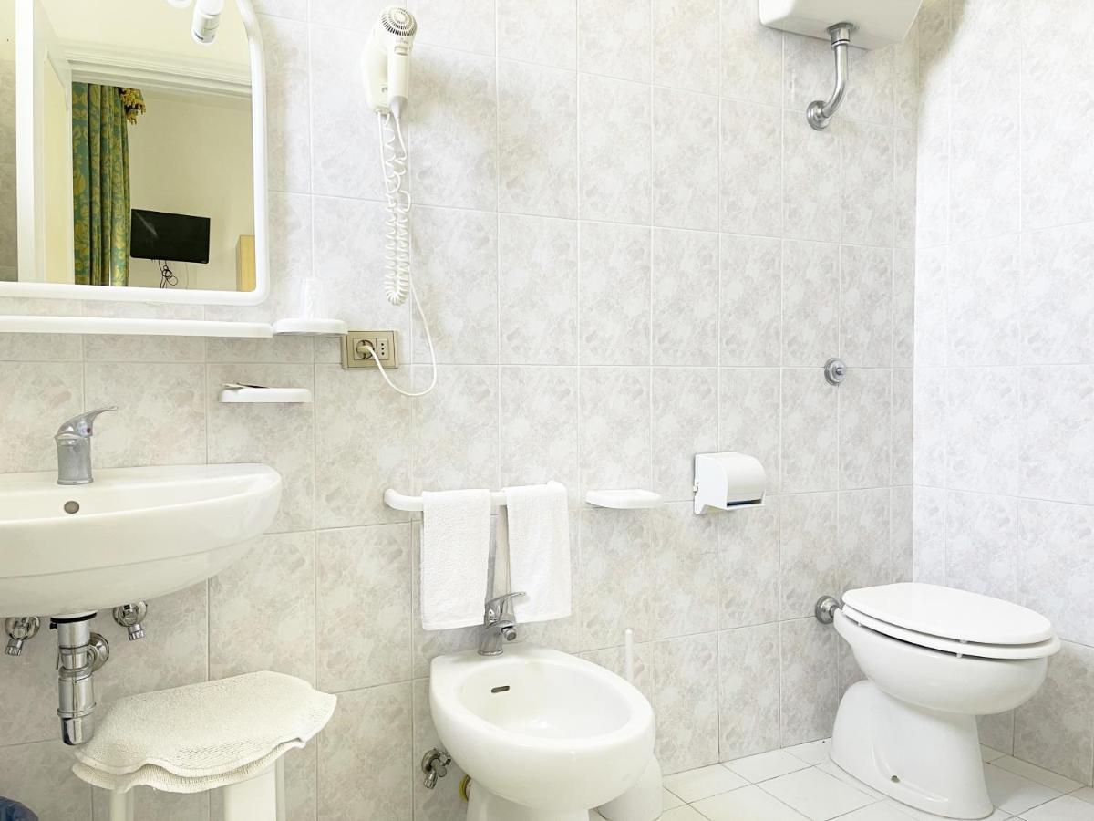 Hotel Reginella SantʼAgata sui Due Golfi Extérieur photo