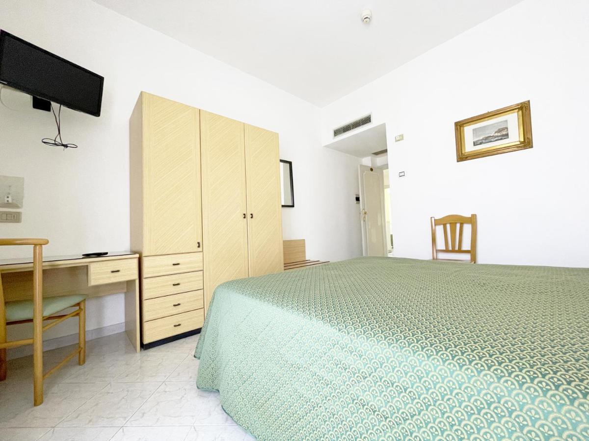 Hotel Reginella SantʼAgata sui Due Golfi Extérieur photo
