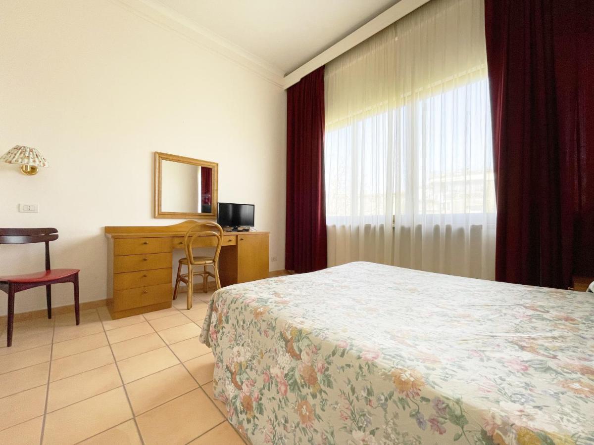 Hotel Reginella SantʼAgata sui Due Golfi Extérieur photo