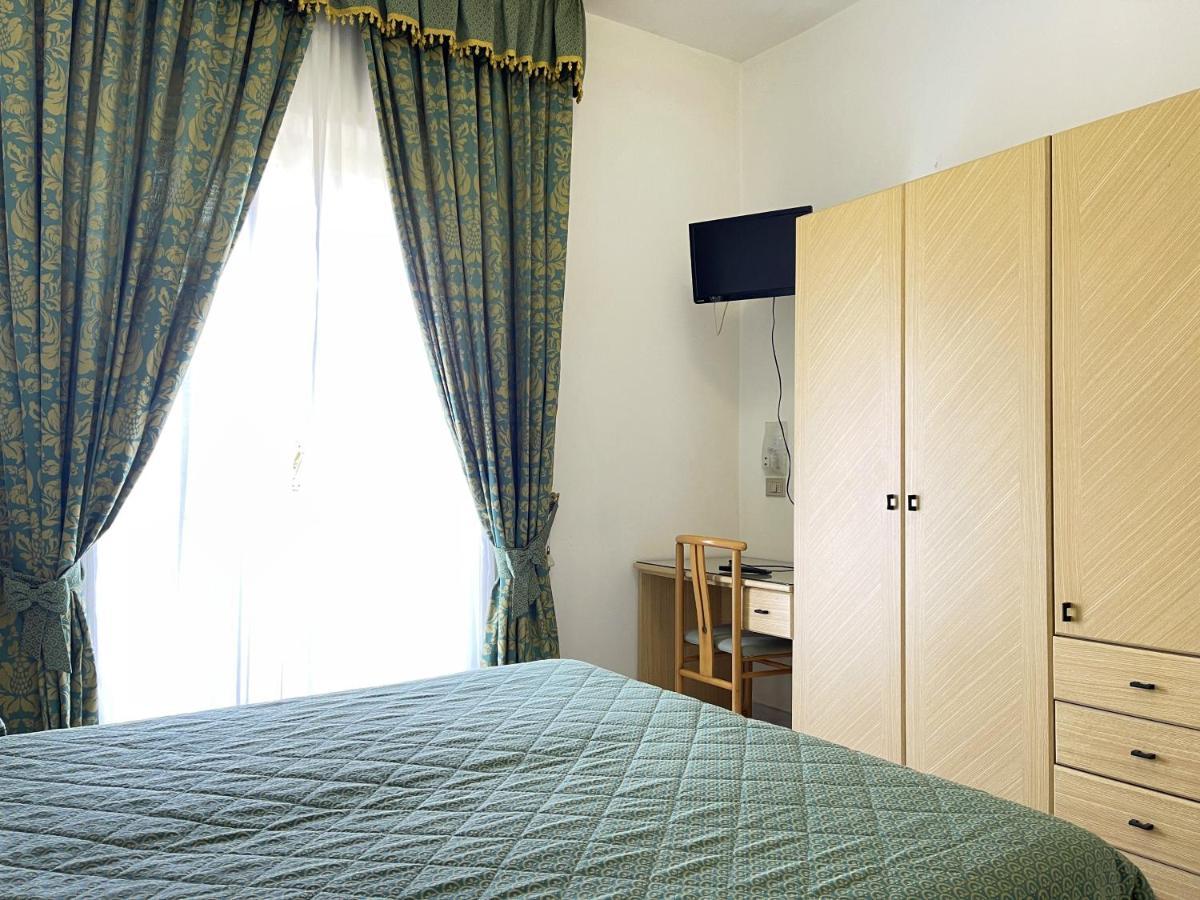 Hotel Reginella SantʼAgata sui Due Golfi Extérieur photo