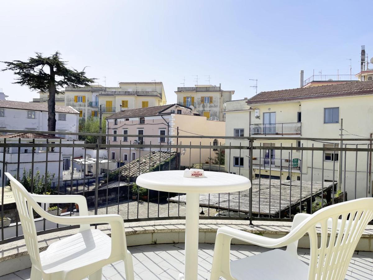 Hotel Reginella SantʼAgata sui Due Golfi Extérieur photo