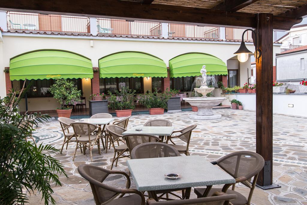 Hotel Reginella SantʼAgata sui Due Golfi Extérieur photo