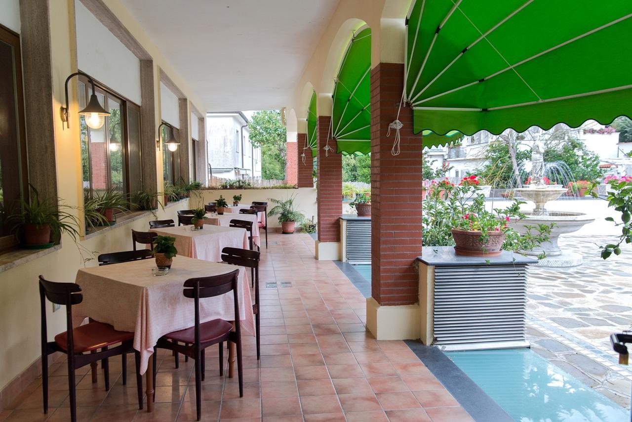 Hotel Reginella SantʼAgata sui Due Golfi Extérieur photo